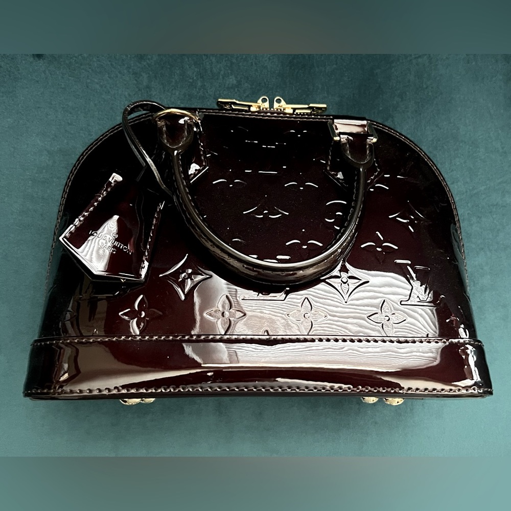 LOUIS VUITTON Alma BB - Monogram Vernis